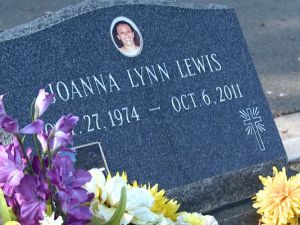 635598936037087673-joanna-lewis